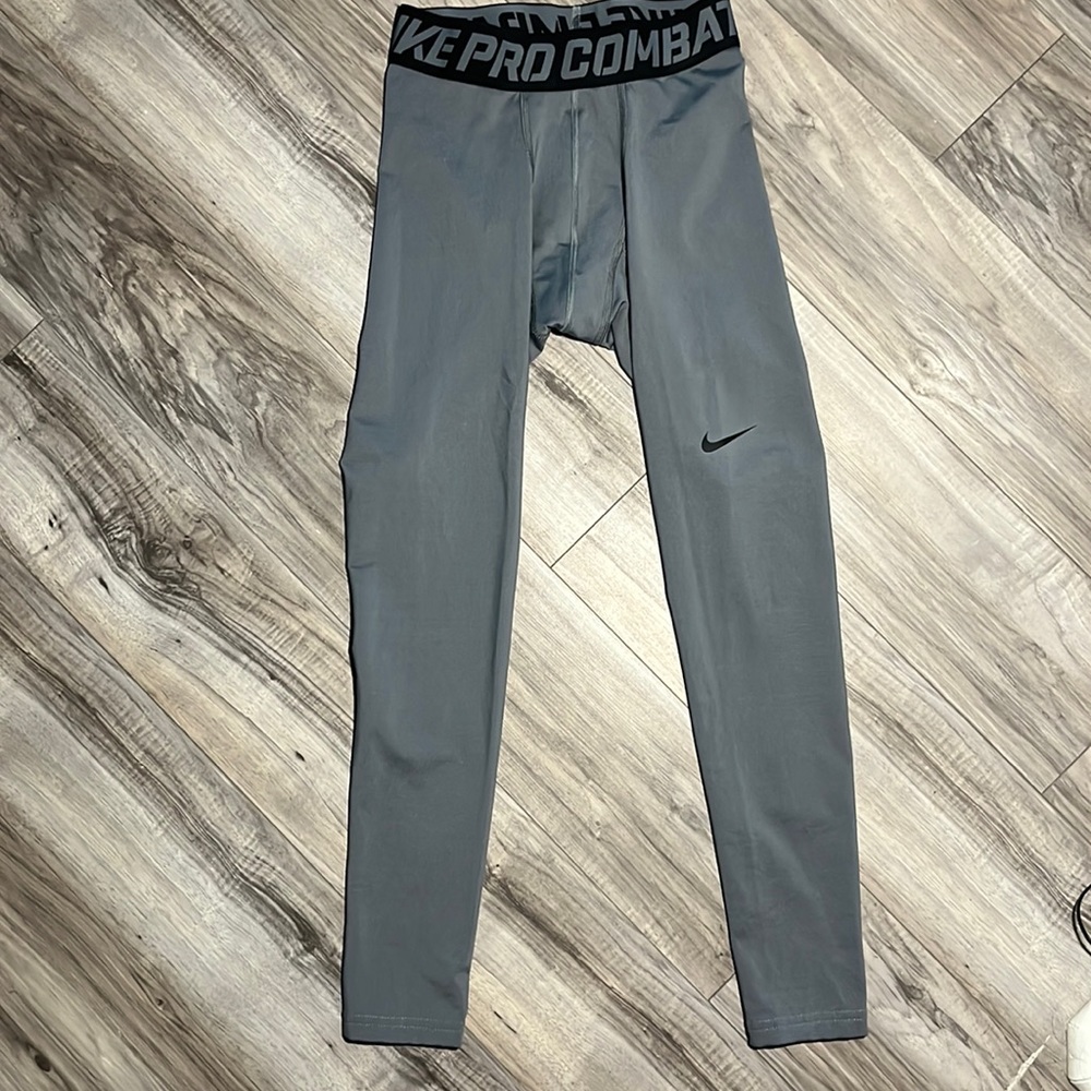 Nike Mens Pro Combat Gray Compression Pants.  Sz M